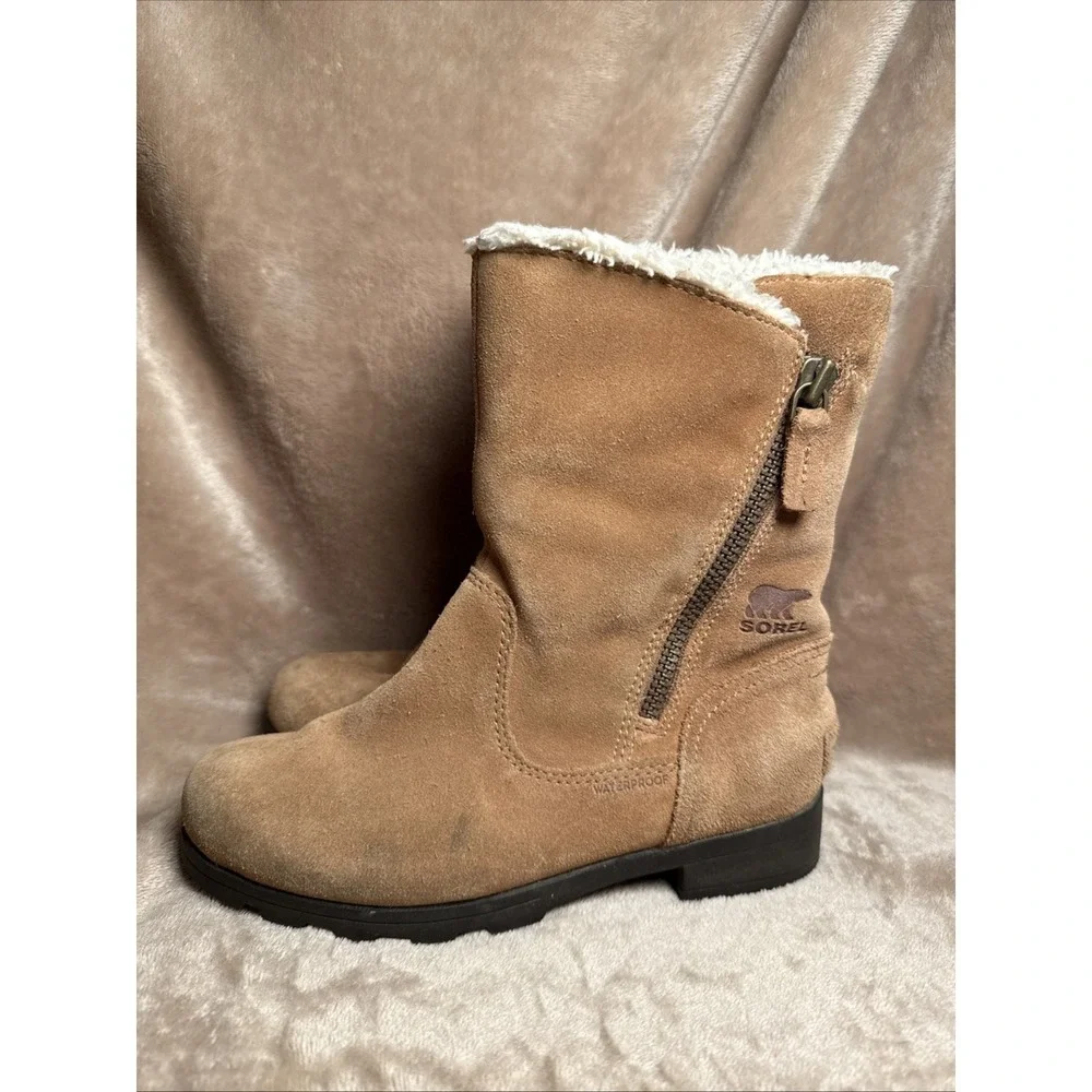 Good  Sorel Waterproof Suede Winter Boots Kids Sz 2 Tan Faux Fur Lined Durable